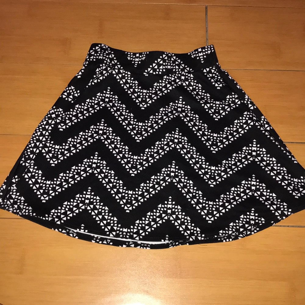 CHARLOTTE RUSSE Chevron Skater Skirt